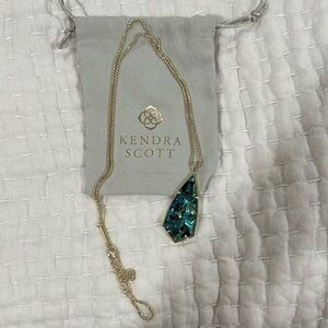 Kendra Scott long pendant gold necklace